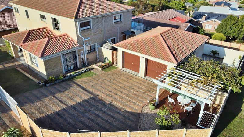 4 Bedroom Property for Sale in Stilbaai Wes Western Cape
